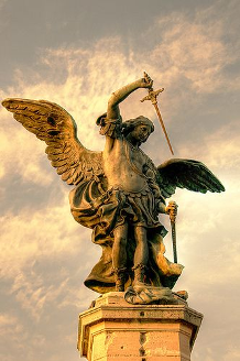 Current statue of Sant Angelo