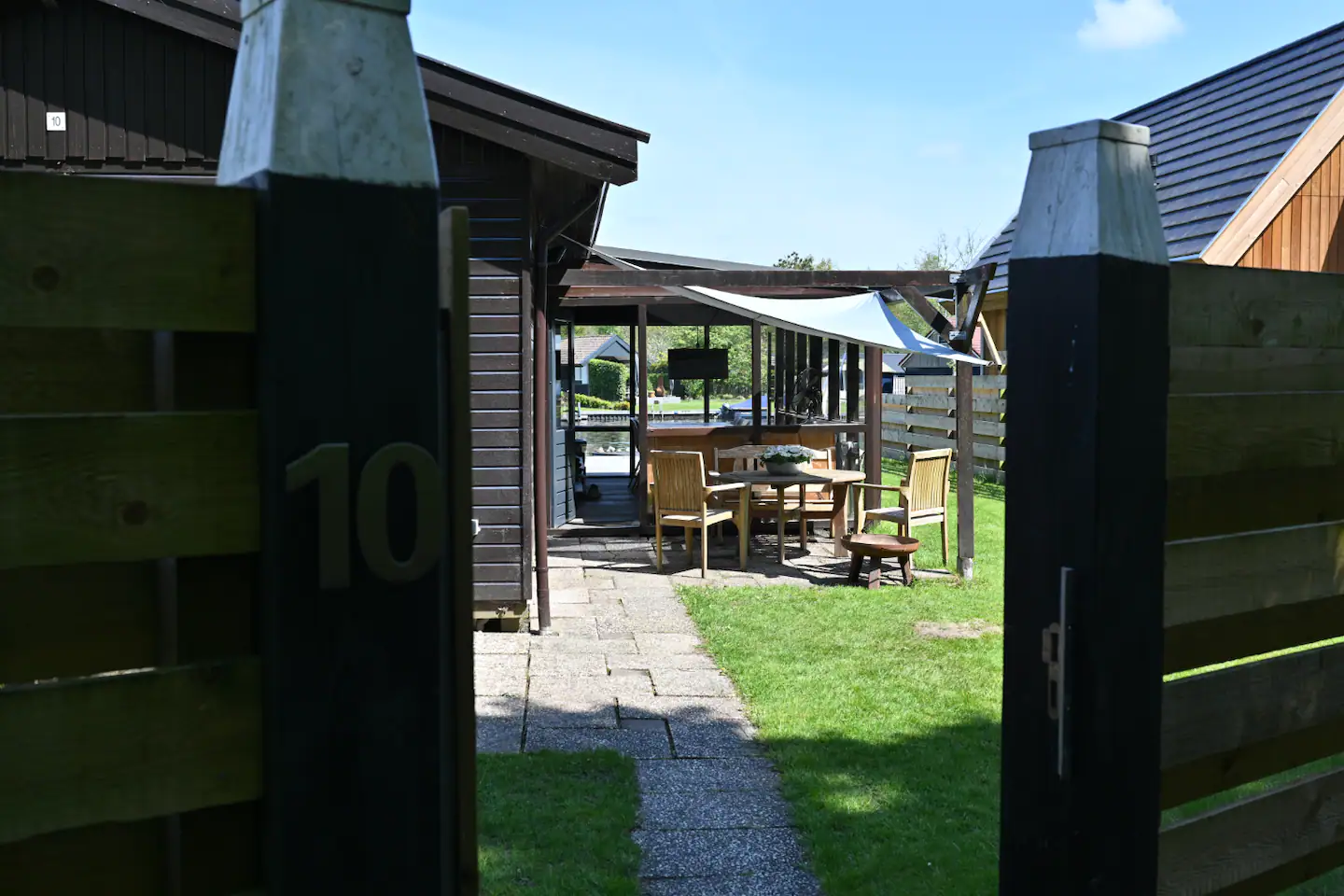 A.C. 6 An example of the Ibizan style of building