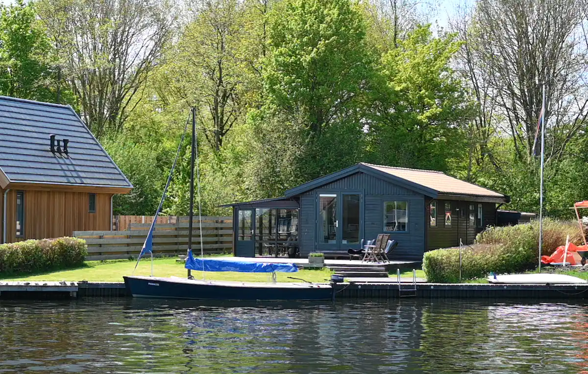 South view of the model Kenzo Tange GG Estudio paperback p154